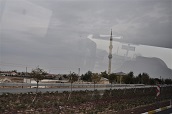 トルコ田舎のペンシル状のモスクの塔.JPG